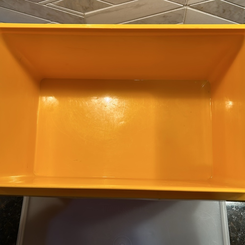 Vintage Tupperware Harvest Sun Container - Picture 7 of 7